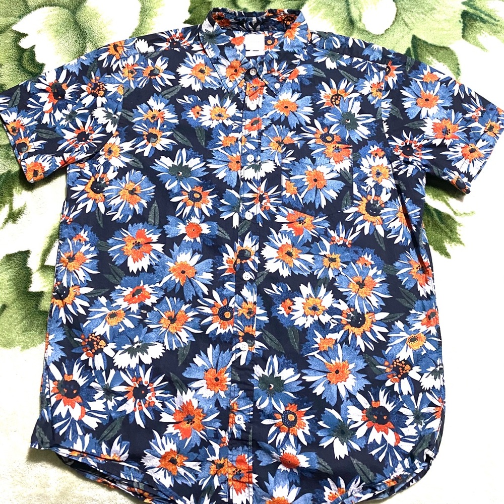 Gap Lived In Short Sleeve Button Up.
